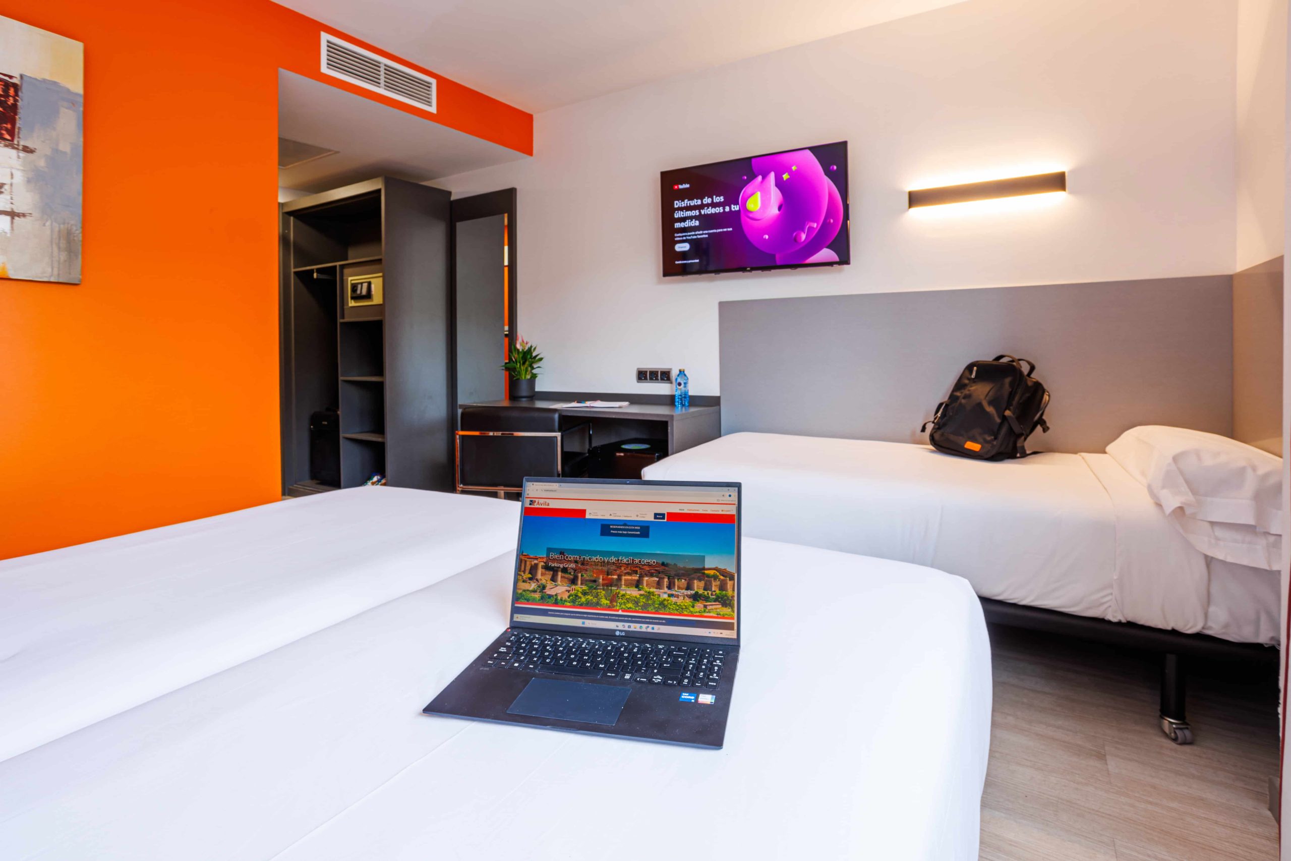 Triple room
