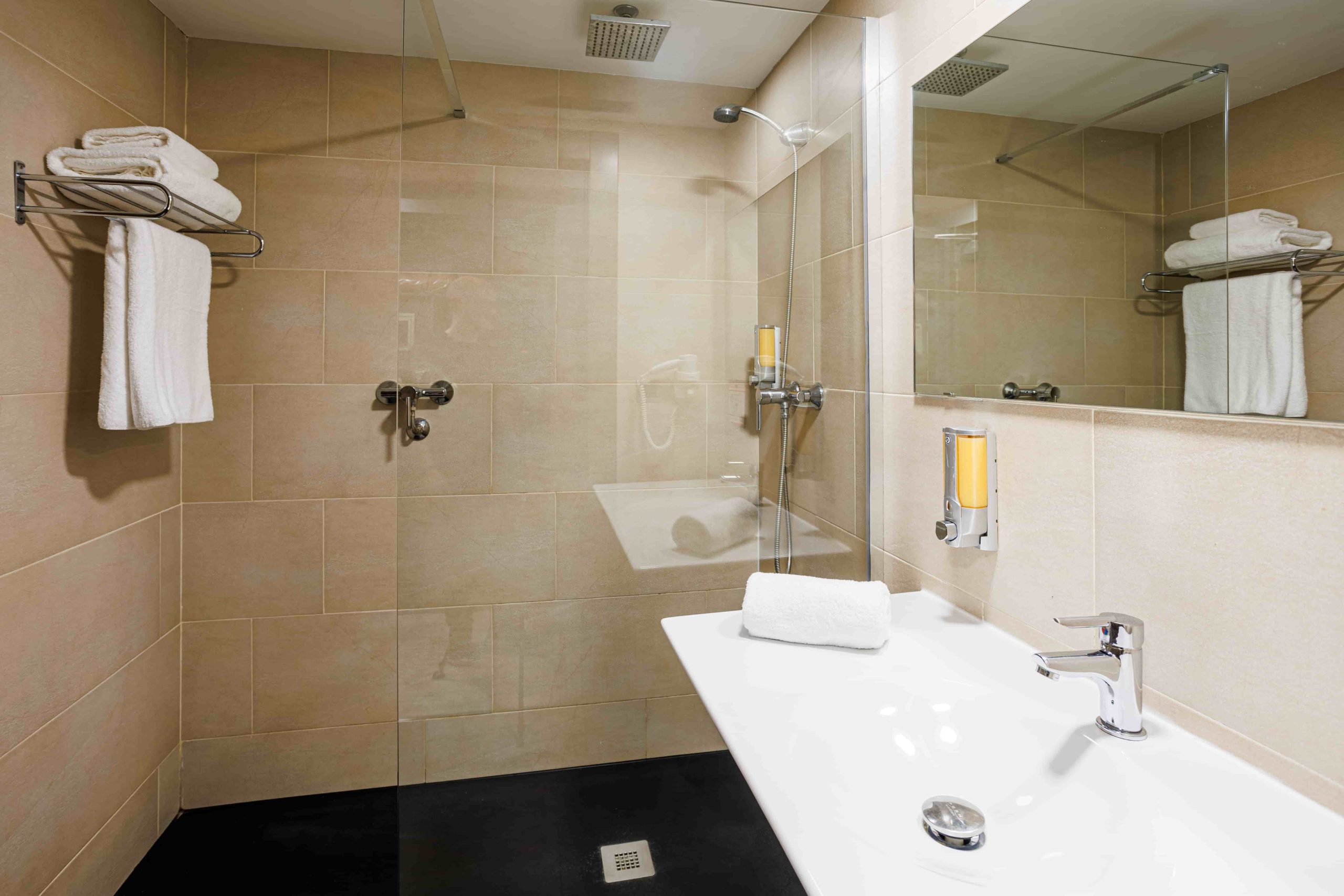 Double room — shower bathroom